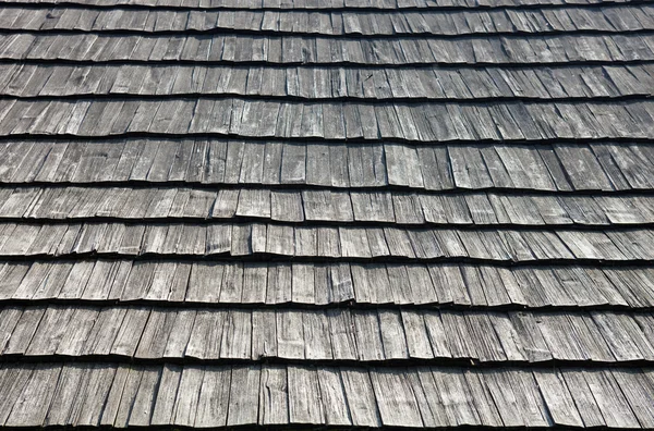 Old wooden shingle roof — Stock Photo, Image