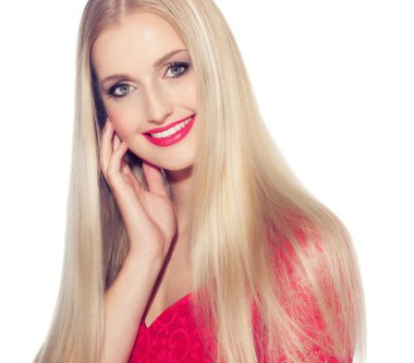 uzun sarı saçlı kadın