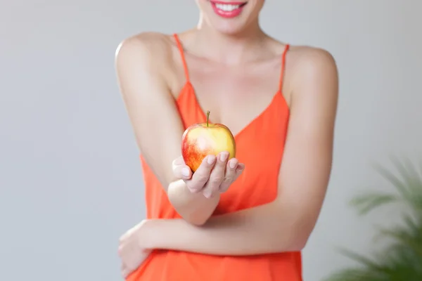 Offering You Apple — Stock Photo, Image