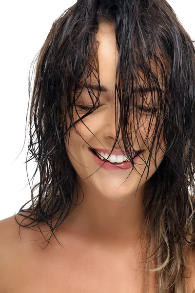 Donna con i capelli bagnati — Foto Stock