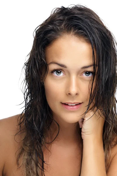 Kobieta z mokrymi włosami — Zdjęcie stockowe