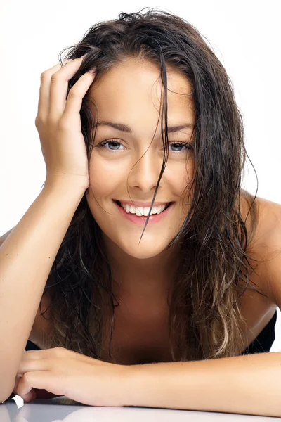 Mulher com cabelo molhado — Fotografia de Stock