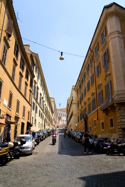 Перегляд вулиці Віа делла Dataria. Рим, Італія. — стокове фото
