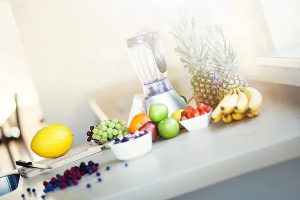 Smoothie-Zubereitung — Stockfoto