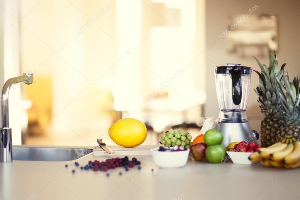 Smoothie Kitchen Preparation