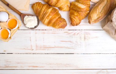 Ay çöreği, baget, un, yumurta arka plan