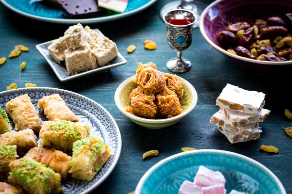 Assorted eastern desserts — Stock Photo, Image