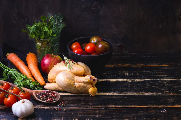 Yemek pişirmek için tavuk hazır — Stok fotoğraf