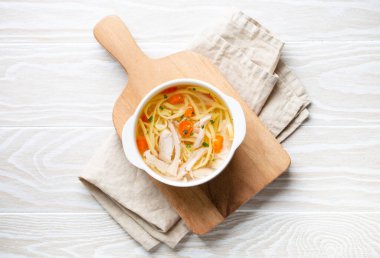 Geleneksel tavuk çorbası.