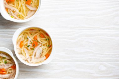 Geleneksel tavuk çorbası.