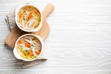 Geleneksel tavuk çorbası.