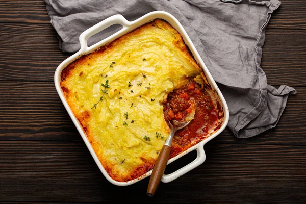 Prato britânico tradicional caçarola de torta de pastores de cima — Fotografia de Stock