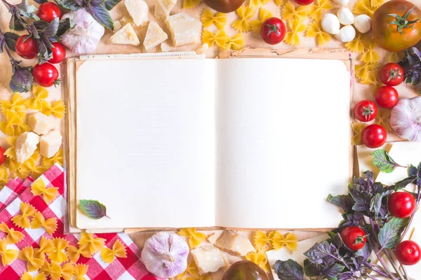 Old blank recipe book with italian food ingredients — Stock Photo, Image