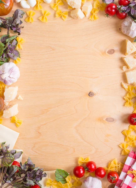 Rustik ahşap gıda arka plan ile İtalyan Gıda katkı maddeleri — Stok fotoğraf