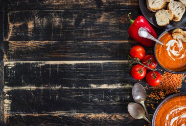 Ağır krem geçmişi olan balkabağı çorbası