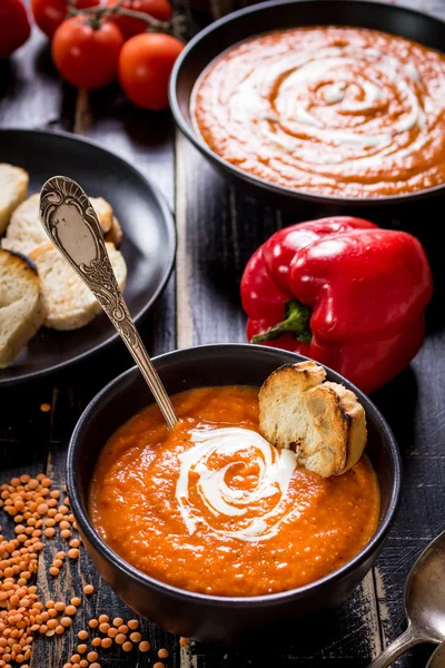 Kürbissuppe mit dicker Sahne — Stockfoto