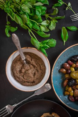 Ezme ve çeşitli zeytin