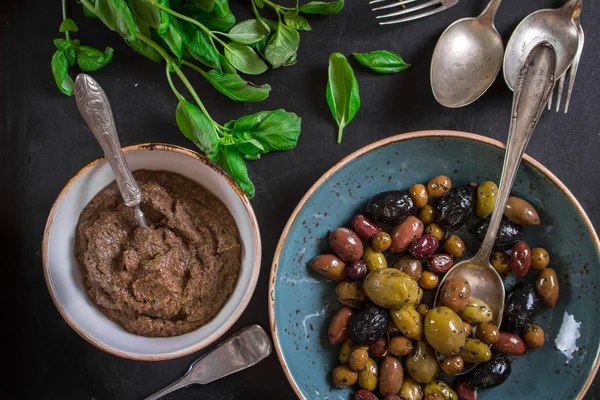 Tapenade and assorted olives — Stock Photo, Image