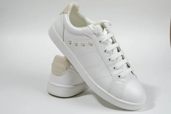 Λευκά Sneakers Απομονωμένα Λευκό Φόντο — Φωτογραφία Αρχείου