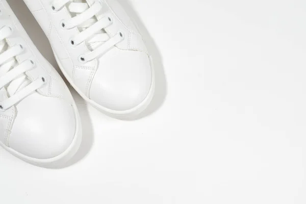 Zapatillas Blancas Aisladas Sobre Fondo Blanco —  Fotos de Stock