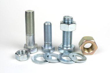 Fındıklı metal cıvatalar ve çamaşır makineleri kapanıyor.