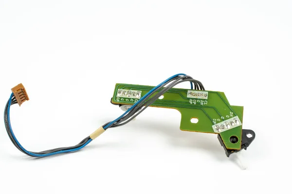 Elektronik bileşenleri olan devre kartı kapat