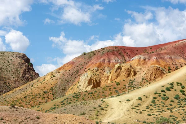 Los Picos Las Montañas Rojo Contra Cielo —  Fotos de Stock