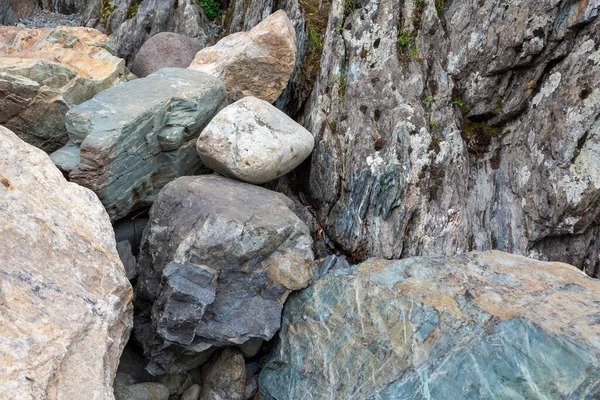 Enorme Stapel Met Rotsblokken Bij Berg — Stockfoto