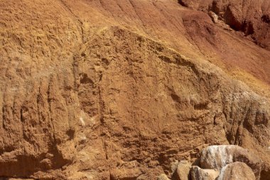 Altai dağlarındaki kırmızı kumtaşı kayalarının dokusu