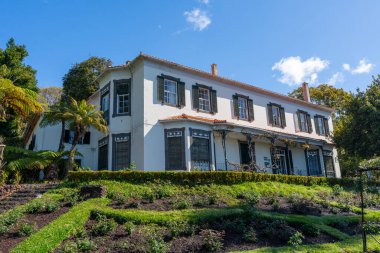 Funchal, Madeira, Portekiz - 03.27.2025: Funchal, Madeira, Portekiz 'deki Botanik Bahçesi Müzesinin dışı