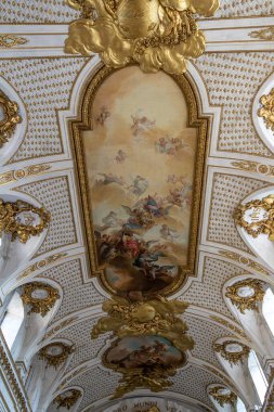 Stockholm, İsveç - 08.05.2025: Gamla Stan, Stockholm, İsveç Kraliyet Sarayı 'ndaki Royal Chapel' de tavan boyama freski