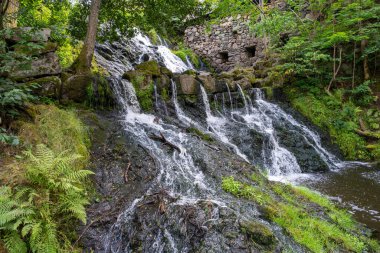 İsveç 'te Rottle Vattenfall Şelalesi