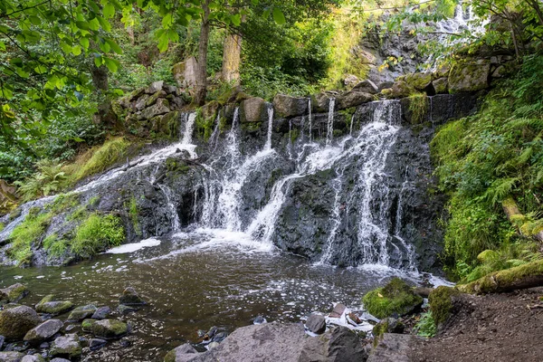 İsveç 'te Rottle Vattenfall Şelalesi