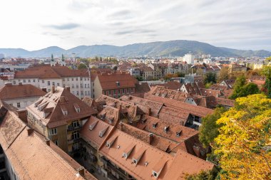 Sonbaharda Avusturya 'nın Schlossberg kentinden Graz' ın Panoramik Görünümü