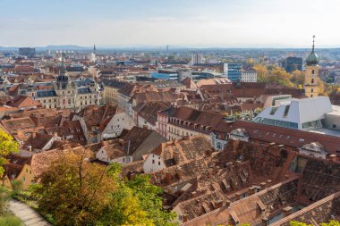 Sonbaharda Avusturya 'nın Schlossberg kentinden Graz' ın Panoramik Görünümü