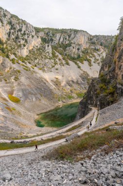 Hırvatistan 'ın Imotski Karst kentinde Mavi Göl (Modro Jezero)