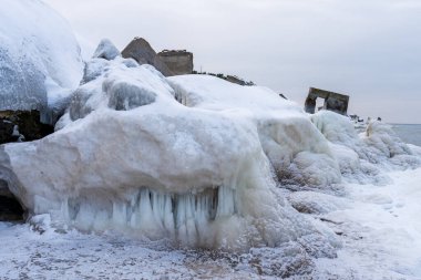 Liepaja 'daki Ziemelu Forti' nin Donmuş Harabeleri Buz ve Karla Kaplandı