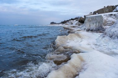 Liepaja 'daki Ziemelu Forti' nin Donmuş Harabeleri Buz ve Karla Kaplandı