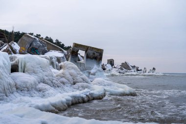 Liepaja 'daki Ziemelu Forti' nin Donmuş Harabeleri Buz ve Karla Kaplandı