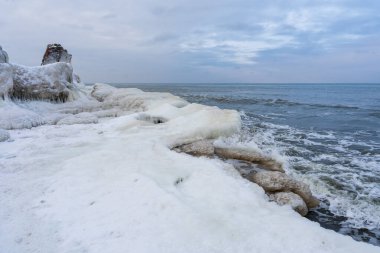 Liepaja 'daki Ziemelu Forti' nin Donmuş Harabeleri Buz ve Karla Kaplandı