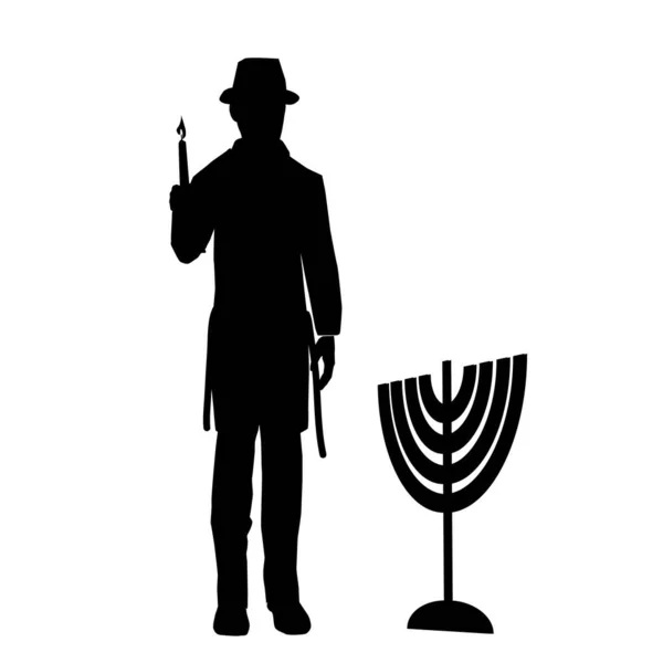 男はHanukkaキャンドルを点灯します ベクター黒のシルエット 追従者 宗教家 正統派 ユダヤ人 帽子をかぶっており 長いスーツを着ていた 彼の隣にはMenorahです 白地に — ストックベクタ