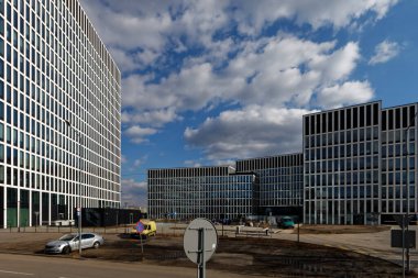 Katowice, Slaskie, Polonya - Mart 2021: Face2Face Business Campus - Katowice 'deki en yeni tamamlanmış ofis kompleksi.