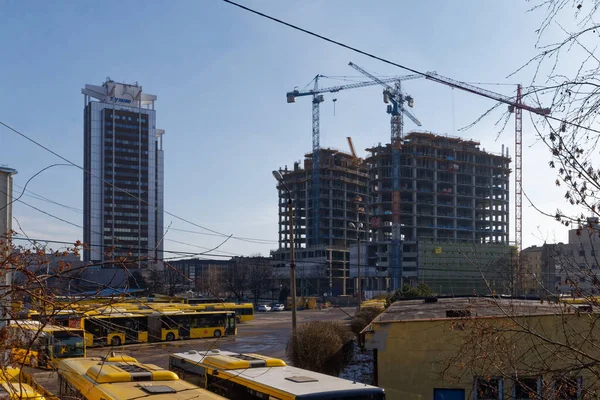 Katowice, Slaskie, Polonya - Mart 2021: Cavatina tarafından karışık kullanımlı bir kompleks olan Katowice 'deki Global Office Park İnşaatı.