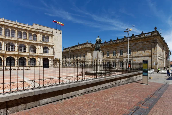 Bogotà Colombia Maggio 2019 Collegio San Bartolomeo Con Capitolio Nacional — Foto Stock