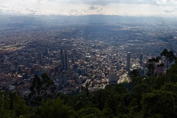 Bogota, Kolombiya - 1 Mayıs 2019: Monserrat 'tan Bogota manzarası