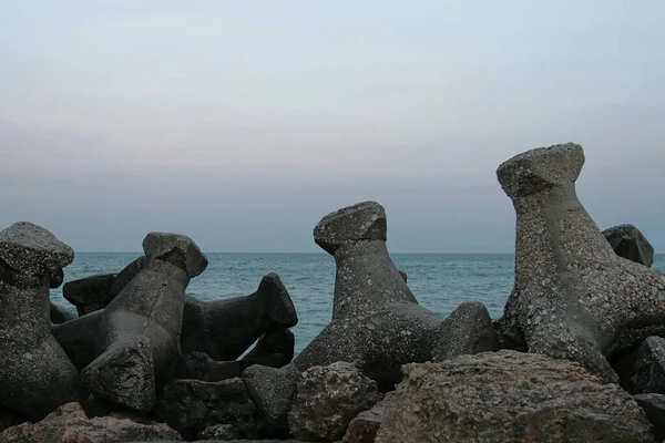 Romanya 'nın Eforie Nord kenti dışındaki Karadeniz kıyısı, 2007 yazında bir akşam