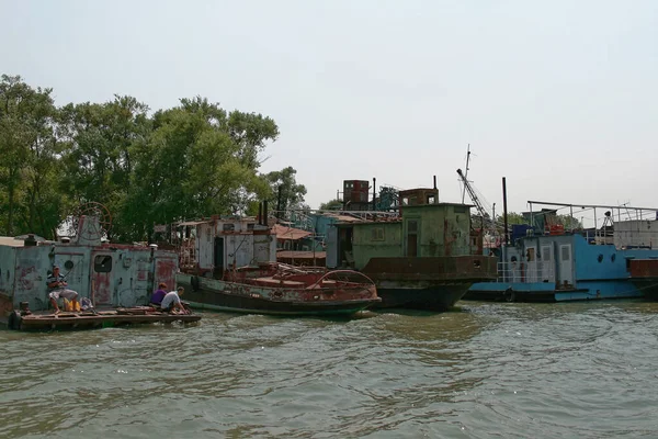 Nautiska Fartyg Hamnen Tulcea Donaus Floddelta Sommaren 2007 — Stockfoto