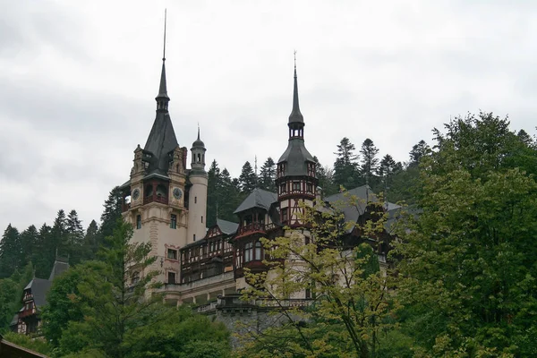 Castelo Peles Sinaia Romênia Dia Chuvoso Verão 2007 — Fotografia de Stock