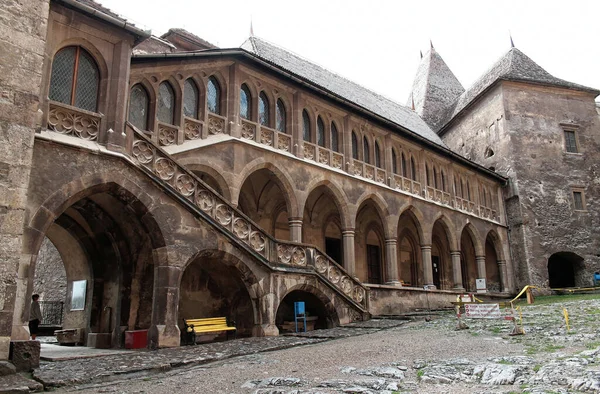 Ağustos 2007 Romanya Nın Hunedoara Şatosu Hareketli Bir Yaz Sabahı — Stok fotoğraf