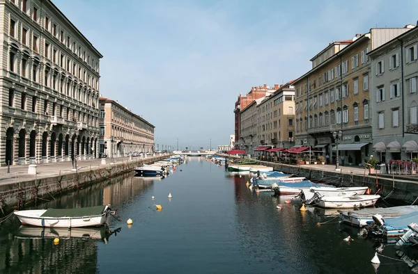 Trieste Italia Agosto 2007 Canal Que Conduce Desde Centro Ciudad — Foto de Stock